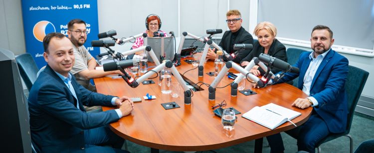 Polityka zagraniczna i relacje polsko-amerykańskie tematem Podkarpackiego Panelu Politycznego 1 - Polskie Radio Rzeszów Polityka zagraniczna i relacje polsko-amerykańskie tematem Podkarpackiego Panelu Politycznego