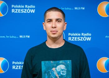 Psy w przestrzeni publicznej. Gdzie zabierać pupila i jak dbać o jego komfort?