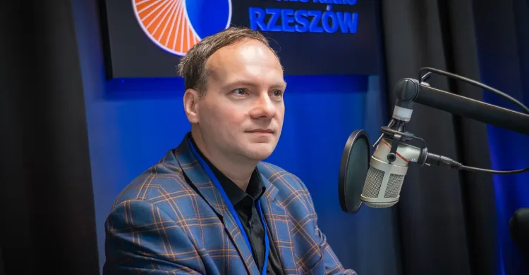 G. Krzeszowski: Atak na wschodnią Polskę to kolejny etap rosyjskiej wojny hybrydowej 1 - Polskie Radio Rzeszów G. Krzeszowski: Atak na wschodnią Polskę to kolejny etap rosyjskiej wojny hybrydowej