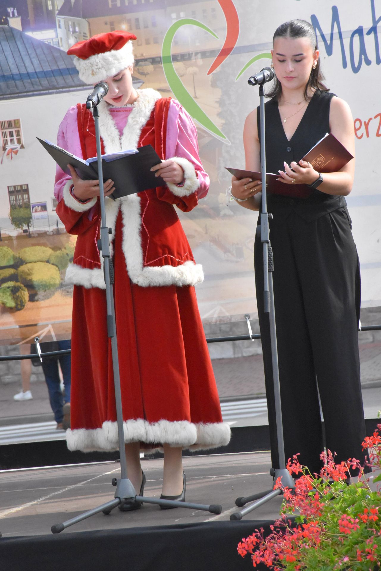 Narodowe Czytanie w Sędziszowie Małopolskim 2 - Polskie Radio Rzeszów Narodowe Czytanie w Sędziszowie Małopolskim - Polskie Radio Rzeszów