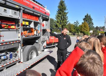 Blisko stu młodych druhów bierze udział w obozie Młodzieżowych Drużyn Pożarniczych [ZDJĘCIA]