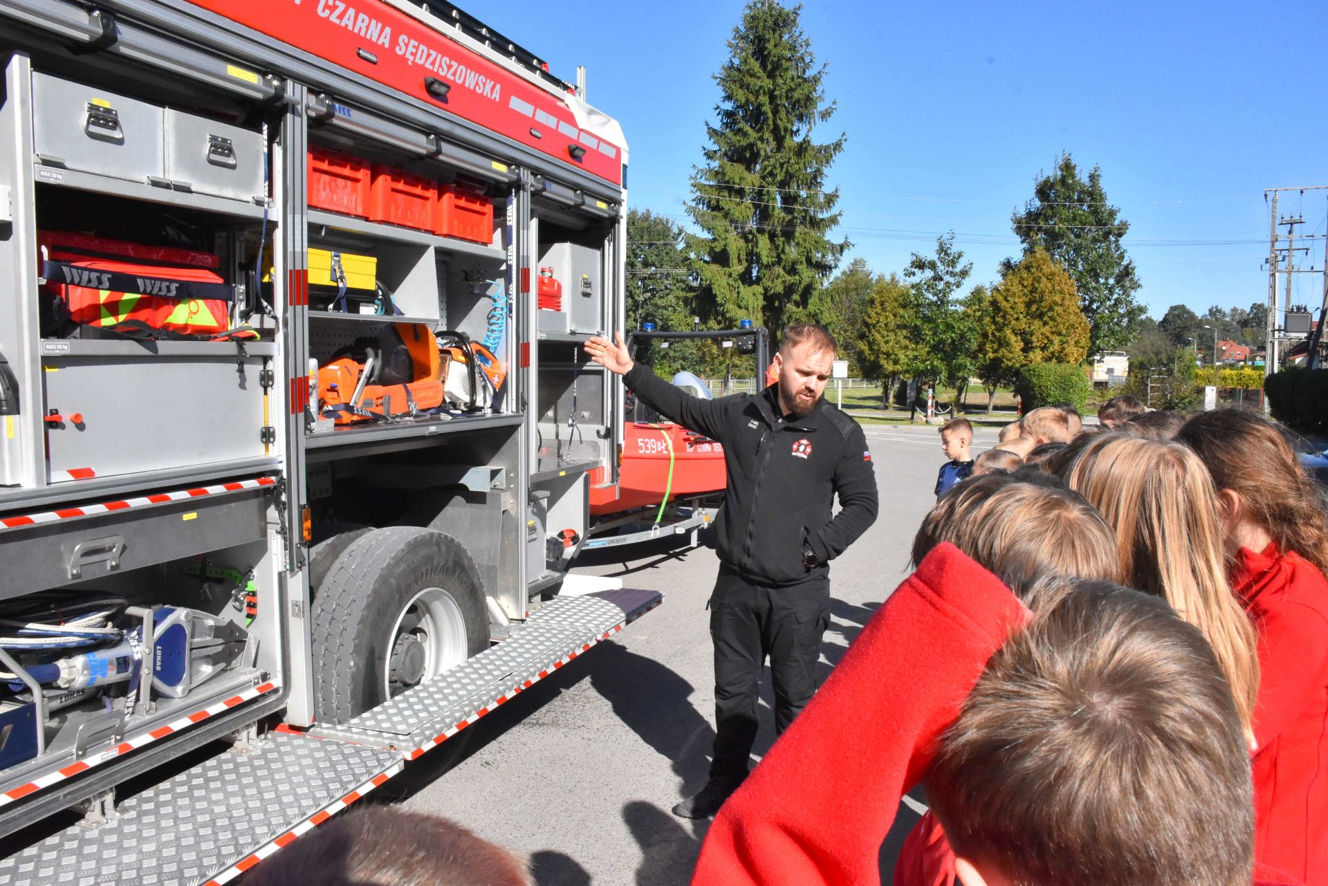 Blisko stu młodych druhów bierze udział w obozie Młodzieżowych Drużyn Pożarniczych [ZDJĘCIA]