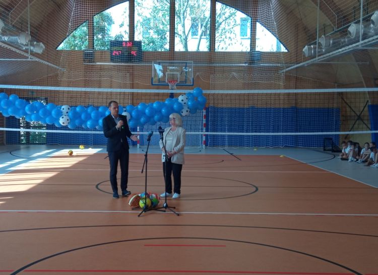 Uroczyste otwarcie sali sportowej w Stalowej Woli