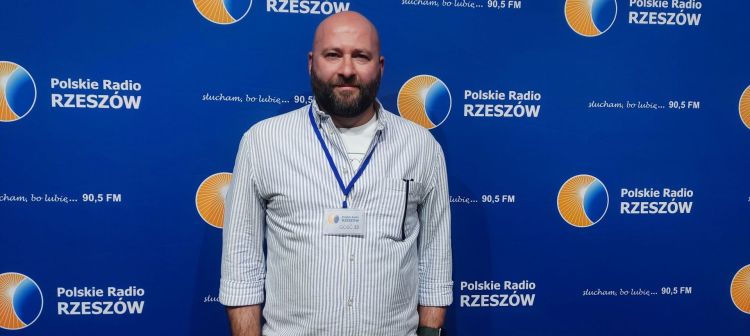 Między ciszą a ciszą jest miejsce na miłość do Rzeszowa. Rozmowa z Jakubem Pawłowskim