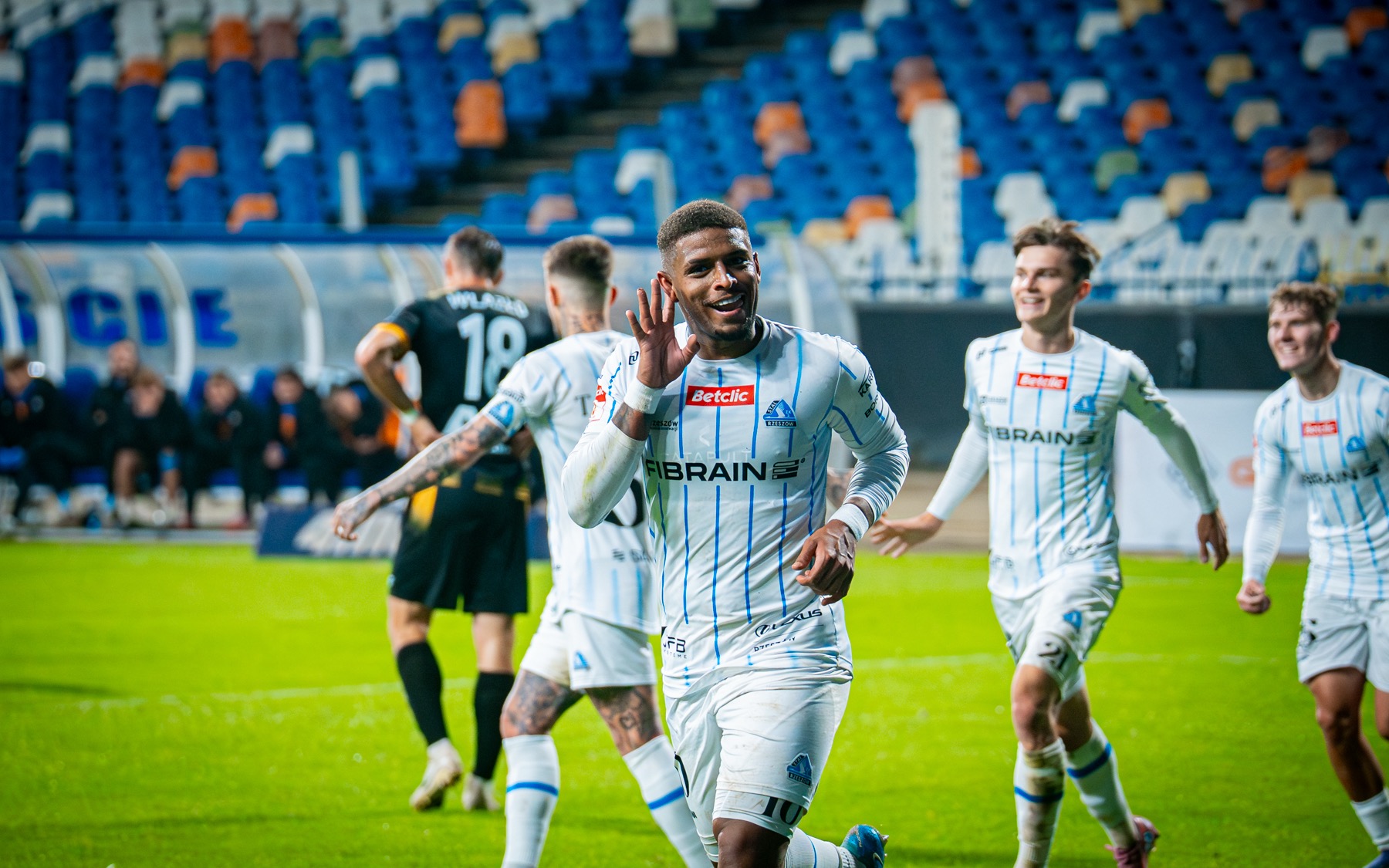 Derby Podkarpacia dla Stali Rzeszów (ZDJĘCIA)