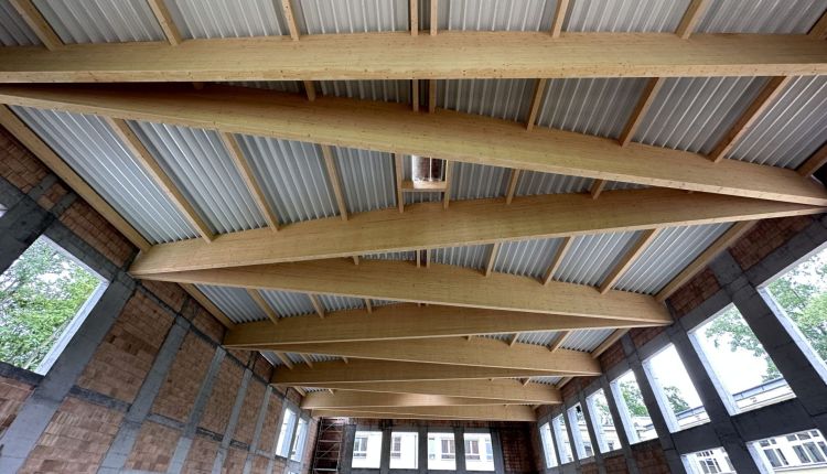 Drewno wraca do łask – ekologiczne i nowoczesne konstrukcje na budowach