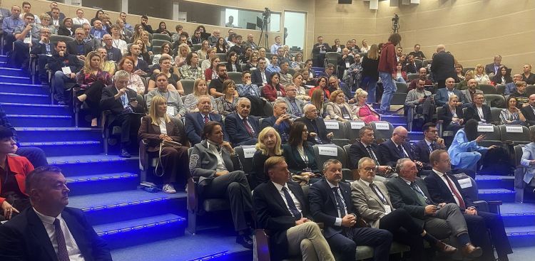 Uniwersytet Rzeszowski gospodarzem AI Summit 2025