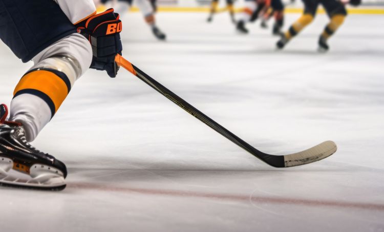 STS Sanok przegrywa na wyjeździe z liderem Tauron Hokej Ligi 1 - Polskie Radio Rzeszów Inauguracyjna porażka hokeistów STS Sanok