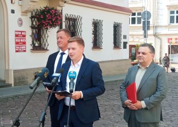 Stan ruchu drogowego w Rzeszowie przedmiotem krytyki podkarpackich działaczy Konfederacji
