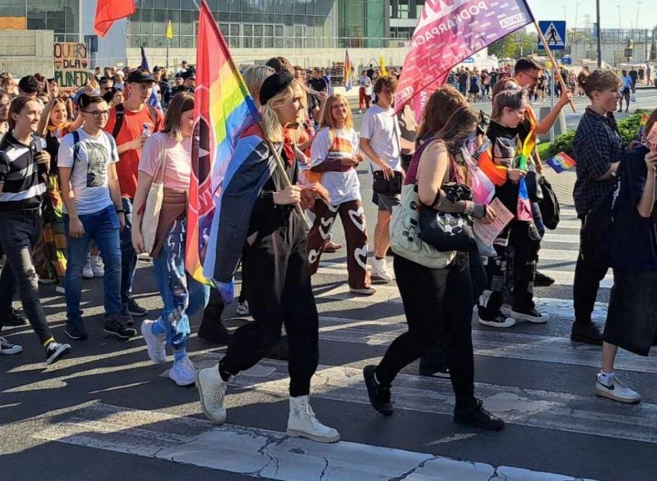 Marsz Równości przejdzie ulicami Rzeszowa. Policja ostrzega przed utrudnieniami dla kierowców 6 - Polskie Radio Rzeszów Marsz Równości przejdzie ulicami Rzeszowa. Policja ostrzega przed utrudnieniami dla kierowców