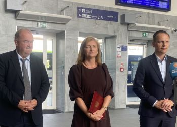 Dworzec PKP w Rzeszowie – politycy PiS i KO o inwestycjach kolejowych