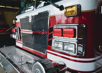 Pożar garażu w Rzeszowie, mieszkańcy sami zaczęli gasić ogień