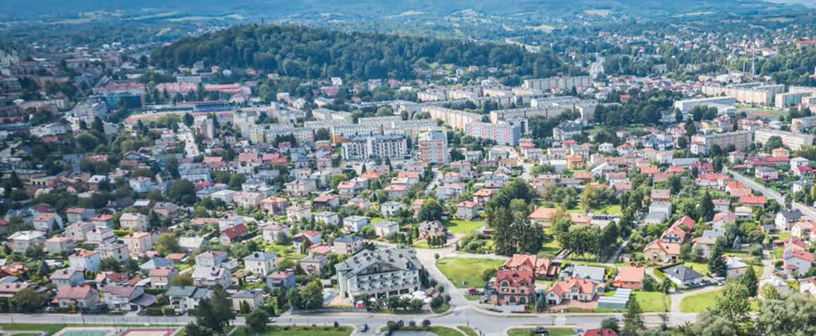 Mniejsze oszczędności w programie naprawczym i spór o mieszkania komunalne w Sanoku