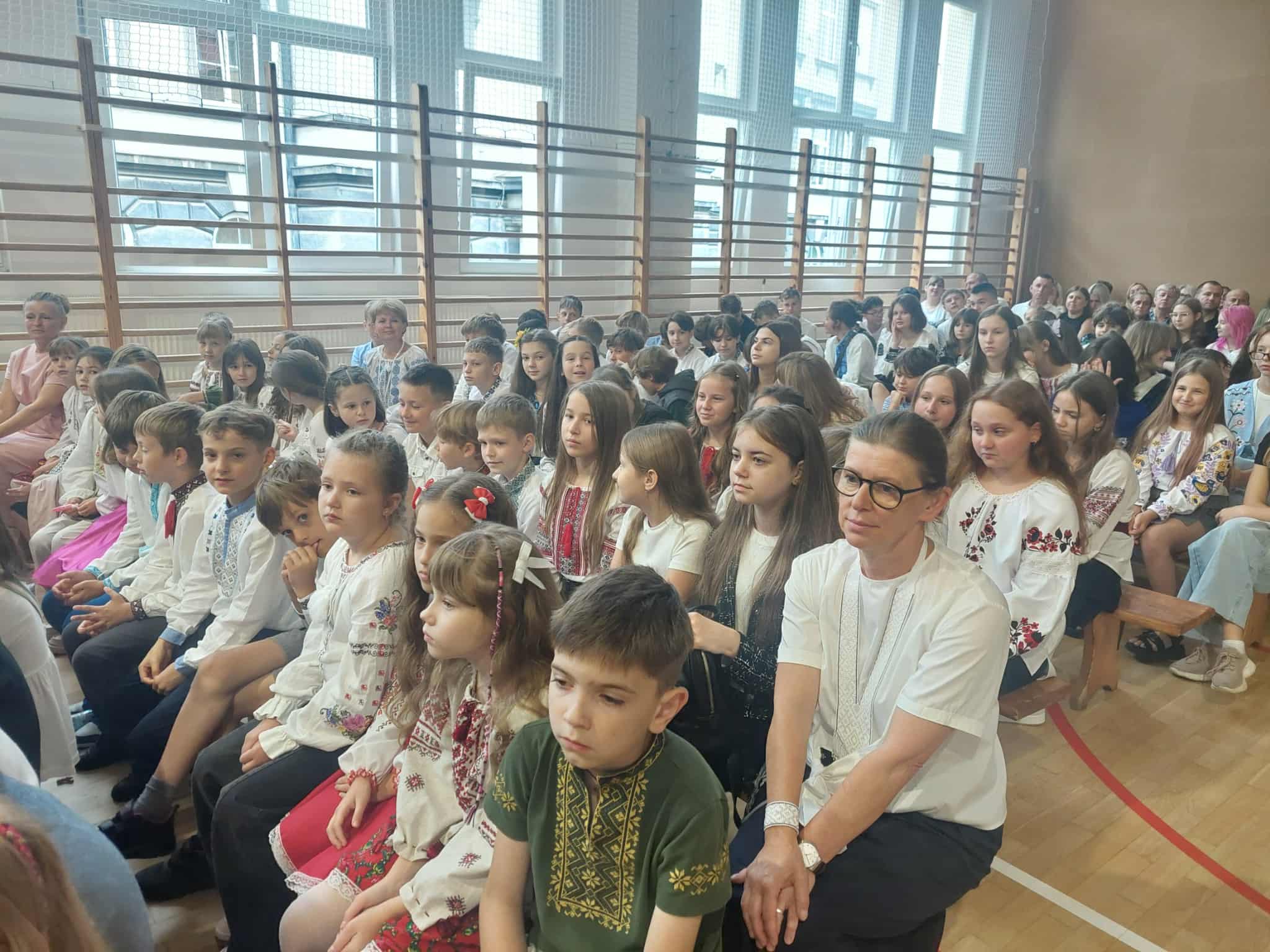 Ukraińscy uczniowie rozpoczęli rok szkolny w Przemyślu 7 - Polskie Radio Rzeszów Ukraińscy uczniowie rozpoczęli rok szkolny w Przemyślu