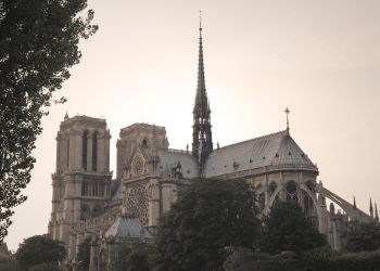 W Paryżu znów można zwiedzać wieże katedry Notre Dame