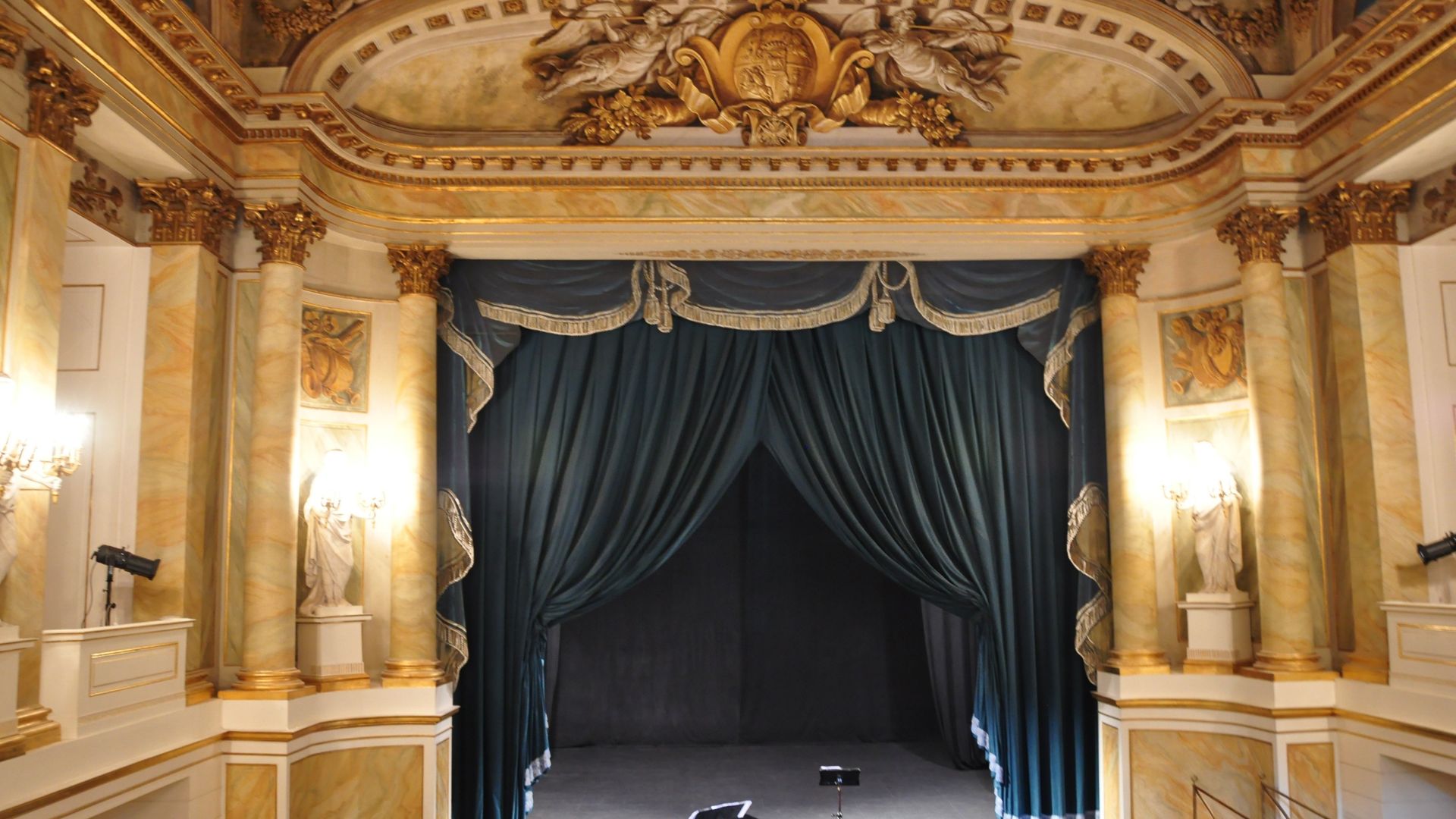 Jarosławski Przegląd Teatrów „Na dziedzińcu”