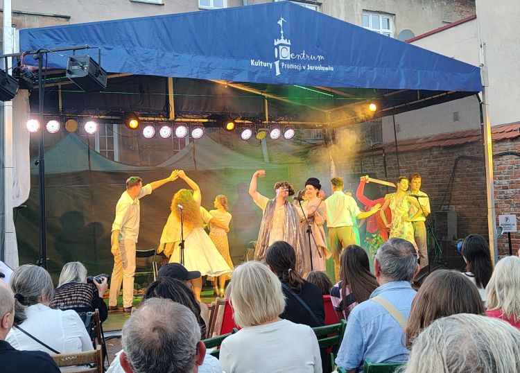 Trwa XV, jubileuszowy Przegląd Teatrów „Na Dziedzińcu” [ZDJĘCIA]