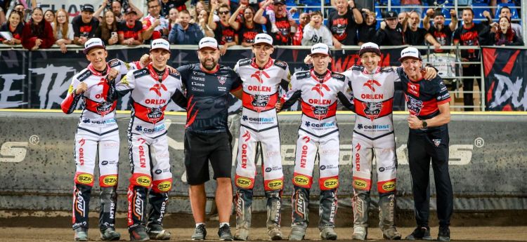 Młoda Wataha bezkonkurencyjna na własnym torze