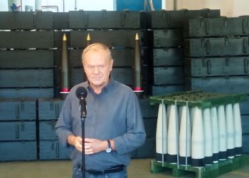 Premier Donald Tusk spotkał się w Nowej Dębie z władzami Polskiej Grupy Zbrojeniowej - Polskie Radio Rzeszów