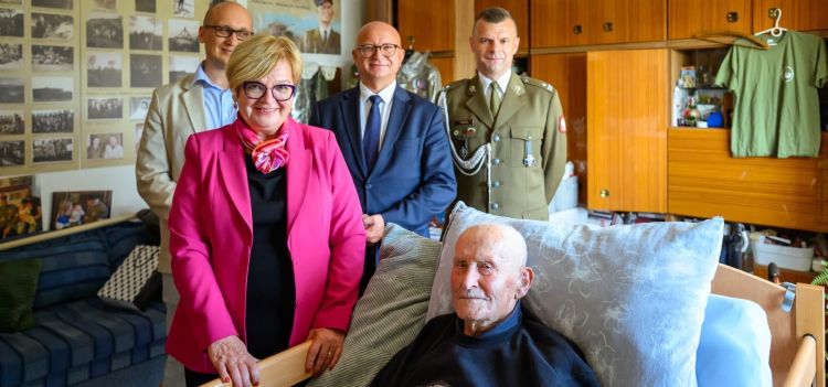 Kapitan Tadeusz Lutak, żołnierz AK, świętował 108. urodziny