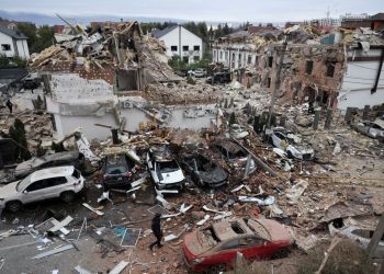 Podczas rosyjskiego ostrzału pocisk uderzył w polską ambasadę w Kijowie