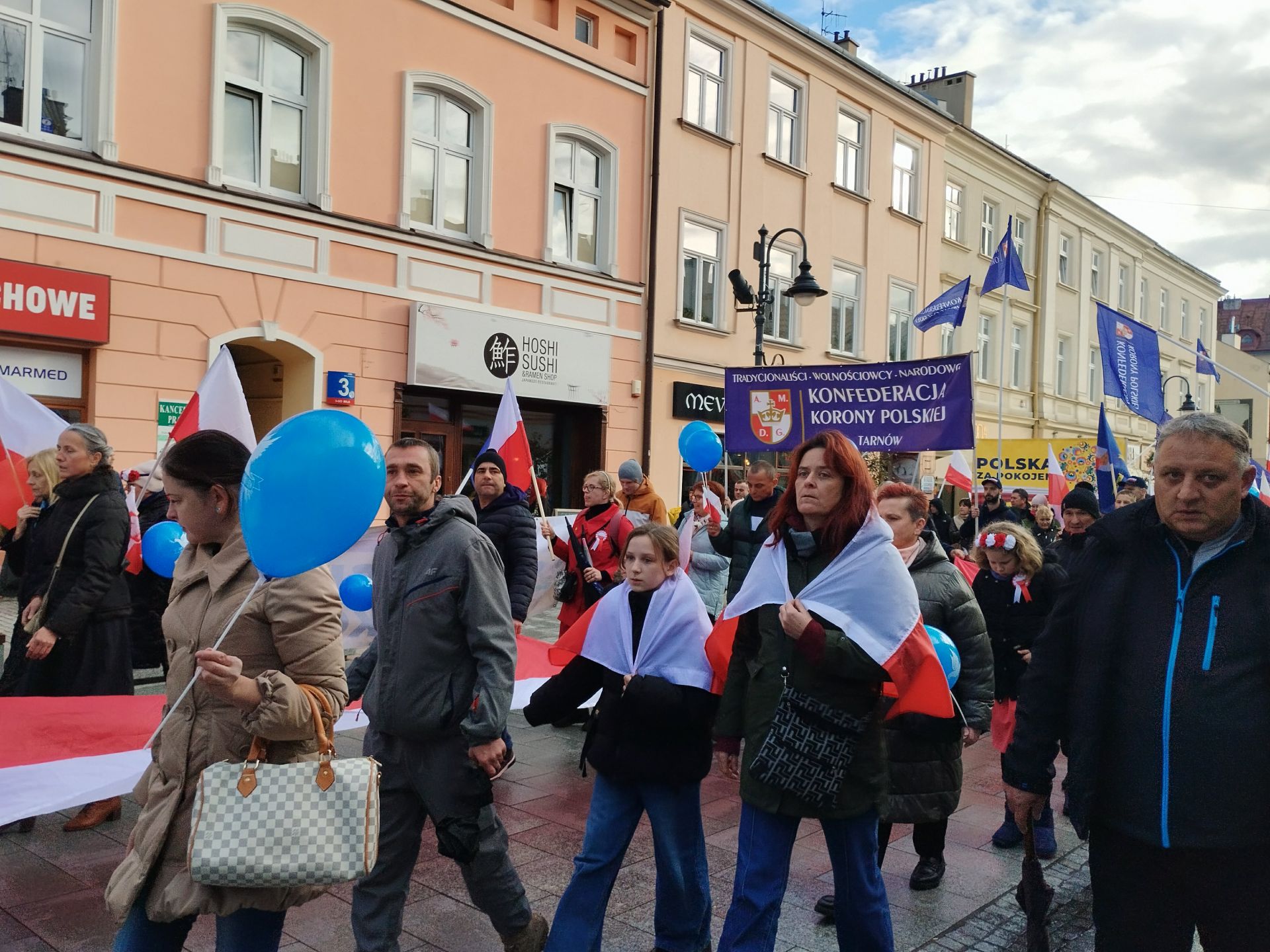 Marsz „Polska za pokojem” w centrum Rzeszowa [ZDJĘCIA]