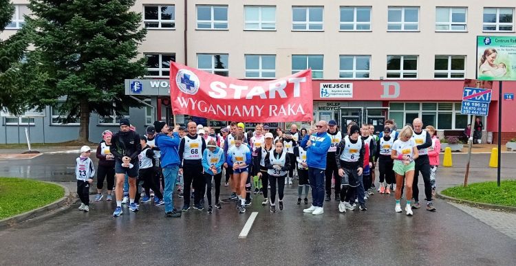 XIII Bieg „Wyganiamy Raka” w Przemyślu. Wspomnienie dr. Hołówki i promocja zdrowia [ZDJĘCIA]