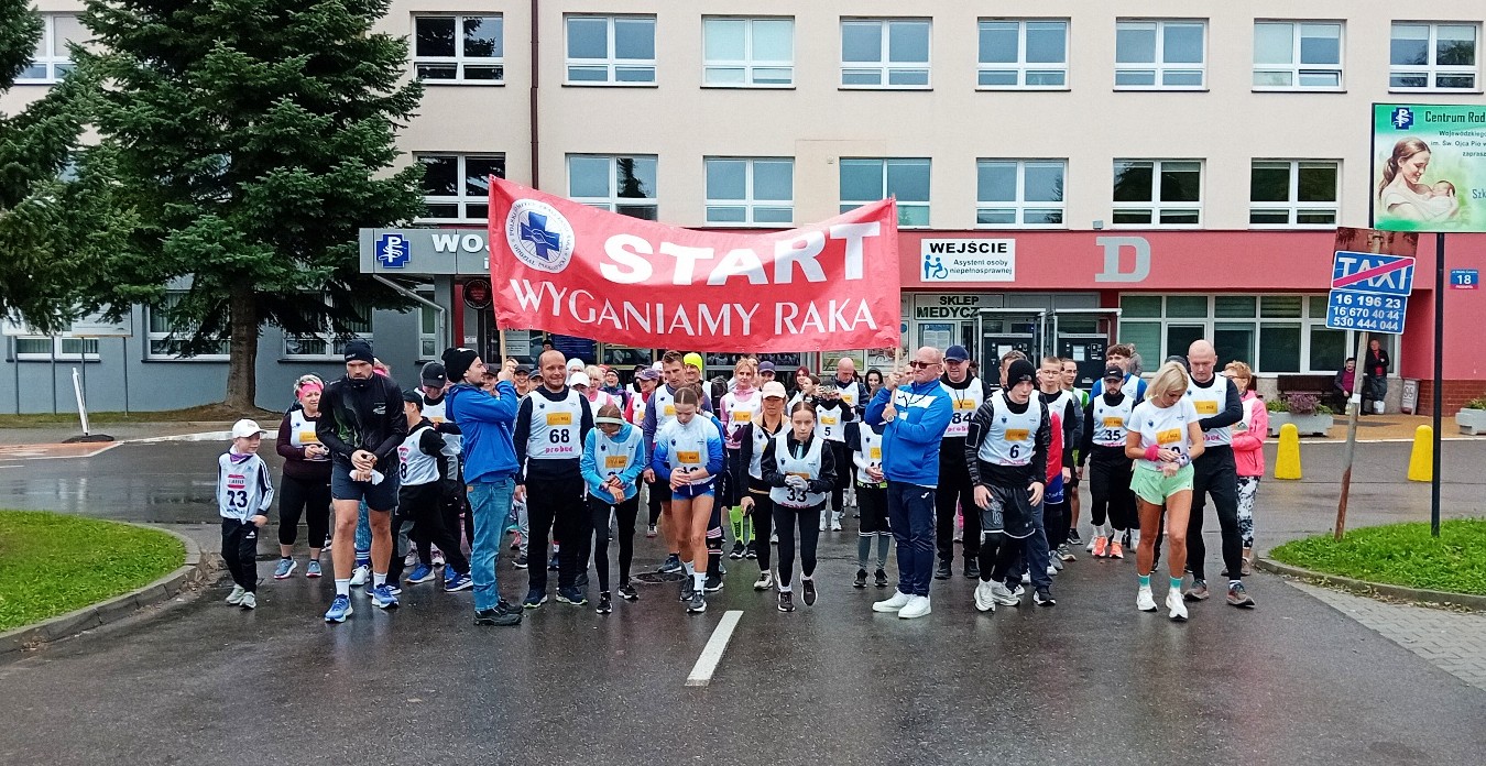XIII Bieg „Wyganiamy Raka” w Przemyślu. Wspomnienie dr. Hołówki i promocja zdrowia [ZDJĘCIA]