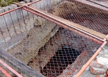 „Zabytkowy śmietnik” w miejscu XIX-wiecznej kamienicy w Przemyślu