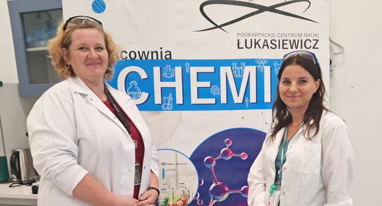 Jak można wykorzystać sodę oczyszczoną w codziennym życiu?