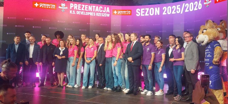 Siatkarskie drużyny Rzeszowa zaprezentowały się kibicom w Galerii Rzeszów