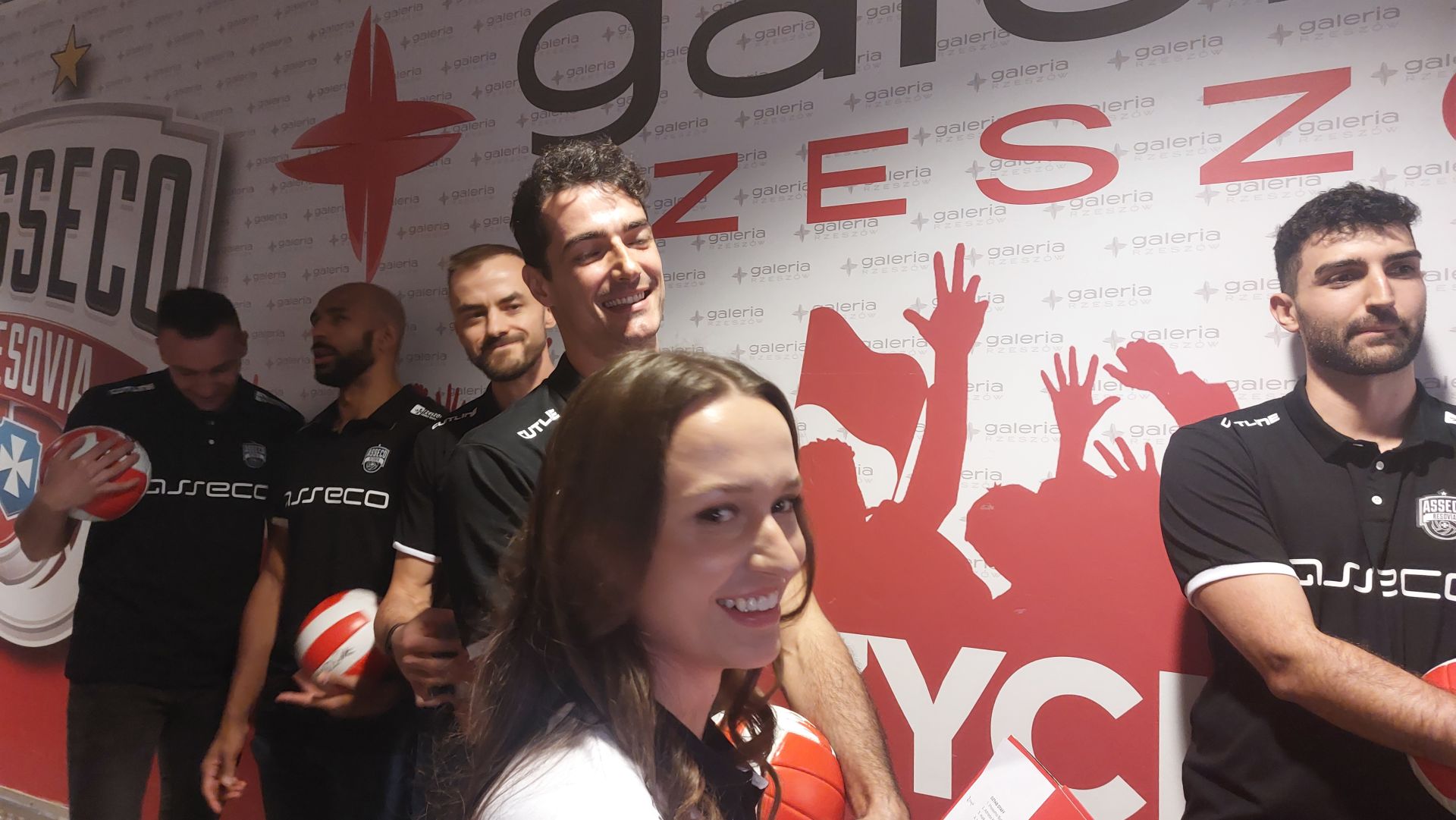 Siatkarskie drużyny Rzeszowa zaprezentowały się kibicom w Galerii Rzeszów - Polskie Radio Rzeszów