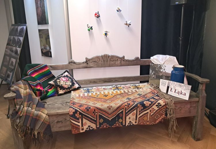 Wystawa „Ostatnie chałupy” w Spichlerzu Kultury w Łące 1 - Polskie Radio Rzeszów Wystawa „Ostatnie chałupy” w Spichlerzu Kultury w Łące