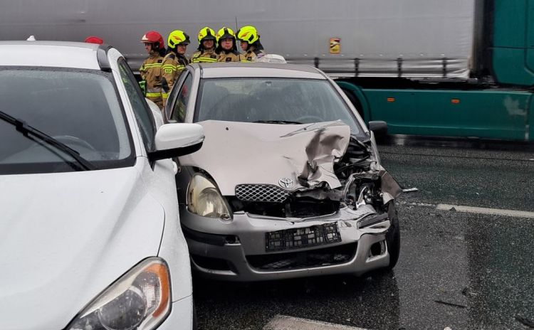 Karambol na ulicy Sikorskiego w Rzeszowie. Sprawca miał ponad 3 promile alkoholu  [ZDJĘCIA i WIDEO]