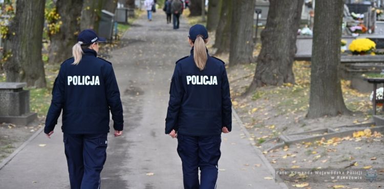 Porządkując i odwiedzając groby jesteśmy łatwym celem złodziei