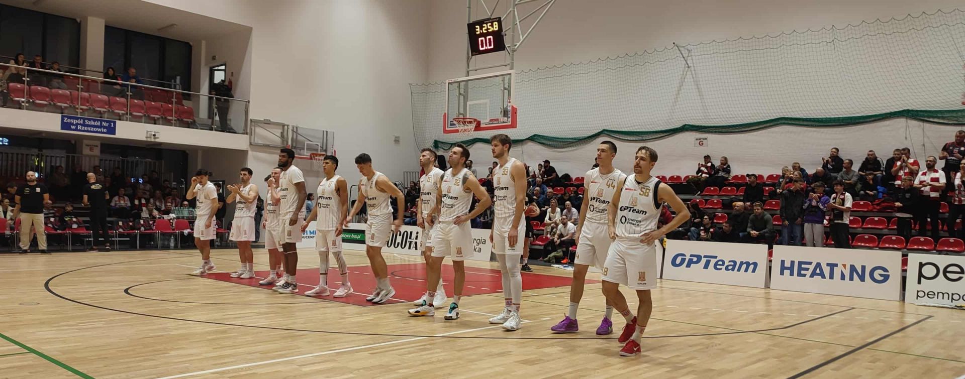 Koszykarze Resovii „rzutem na taśmę” wygrali mecz 6. kolejki I ligi [ZDJĘCIA i VIDEO]