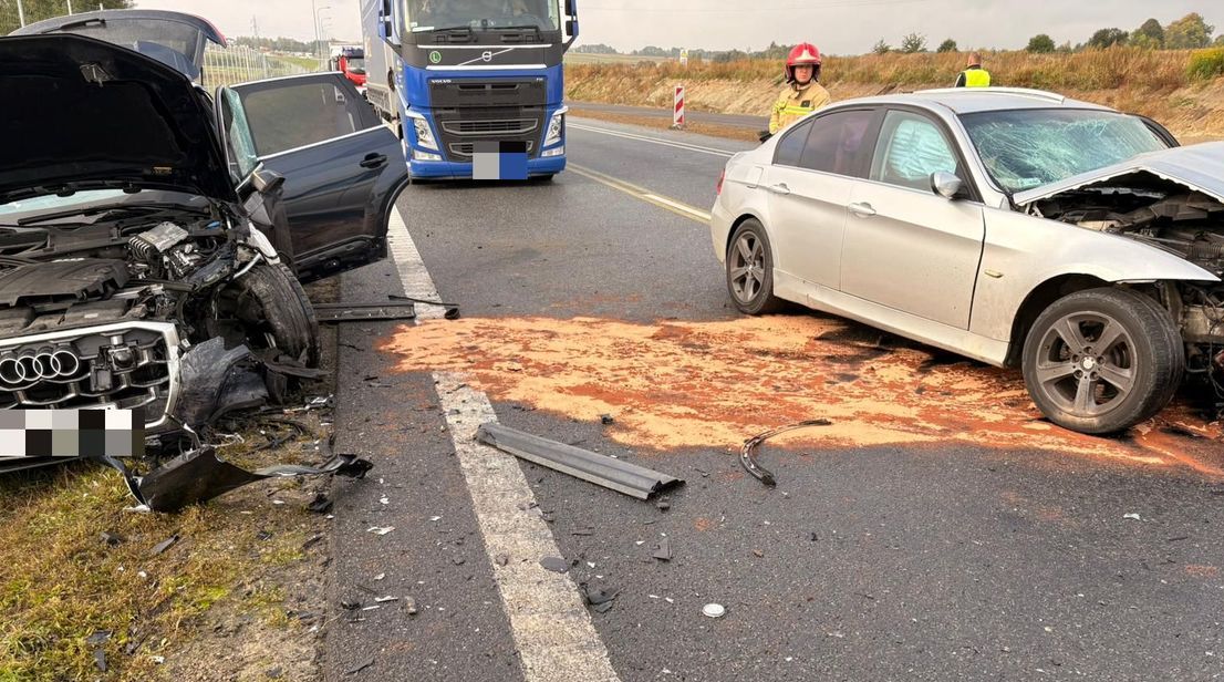 Wypadek na S19 w Trzebusce. Dwie osoby trafiły do szpitala