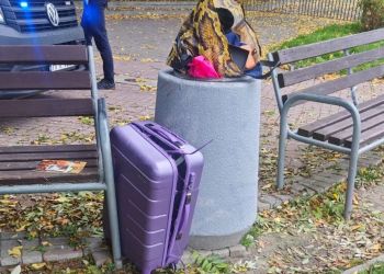 Policjanci pomogli turystce ze Szwajcarii. Odzyskała walizkę i zdążyła na samolot