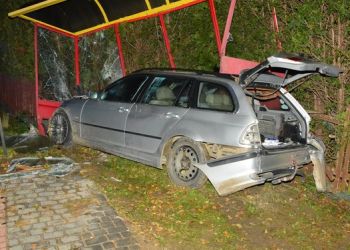 17-latek potrącił 58-latka i uciekł z miejsca wypadku. Nastolatek usłyszał zarzuty [ZDJĘCIA]