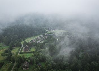 Mgły i chłód w Bieszczadach. GOPR apeluje o ostrożność na szlakach