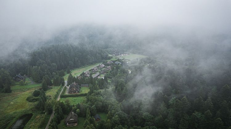 Mgły i chłód w Bieszczadach. GOPR apeluje o ostrożność na szlakach 1 - Polskie Radio Rzeszów Mgły i chłód w Bieszczadach. GOPR apeluje o ostrożność na szlakach
