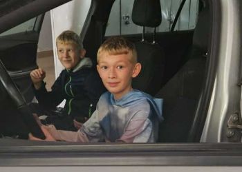 11-letni Janek był świadkiem wypadku, wezwał pomoc. Policja nagrodziła chłopca za wzorową postawę