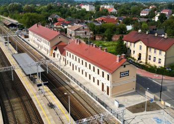 Dworzec Stalowa Wola Rozwadów w finale konkursu „Dworzec Roku 2025”