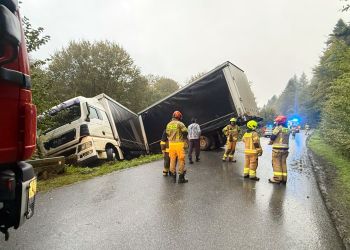 Jedna osoba ranna w zderzeniu trzech aut w powiecie bieszczadzkim [ZDJĘCIA]