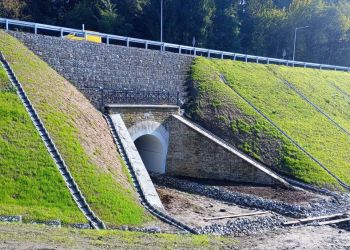 Nowa droga i chodnik w Babicach. Inwestycja kosztowała ponad 6,5 mln zł [ZDJĘCIA]