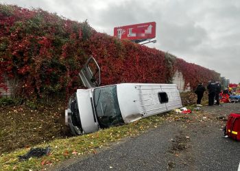 Groźny wypadek busa w Woli Worowskiej. 11 osób rannych