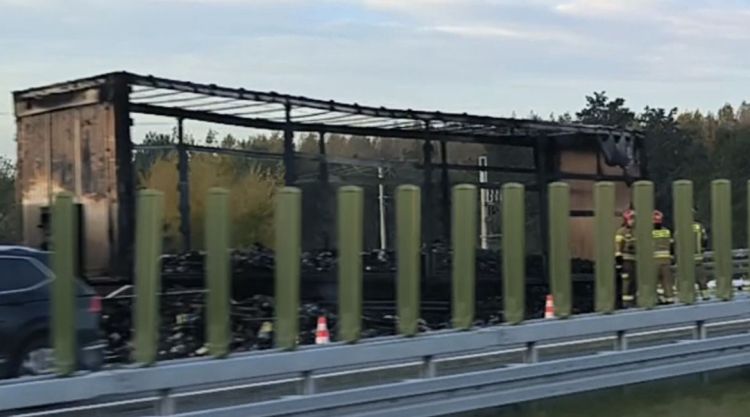 Zapaliła się naczepa na A4 [AKTUALIZACJA]