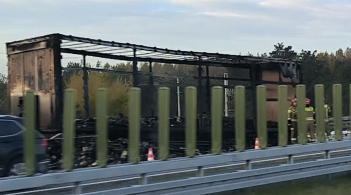 Zapaliła się naczepa na A4 [AKTUALIZACJA]
