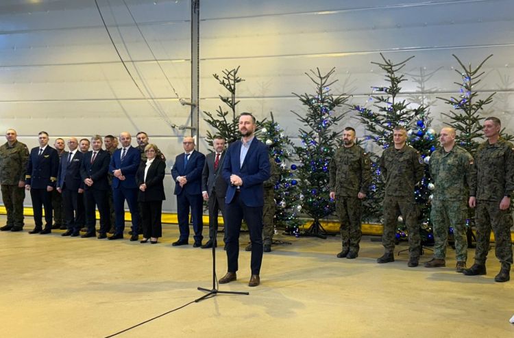 Kosiniak-Kamysz w Wigilię w Jasionce. „Dzięki żołnierzom Polska może świętować w spokoju” - Polskie Radio Rzeszów