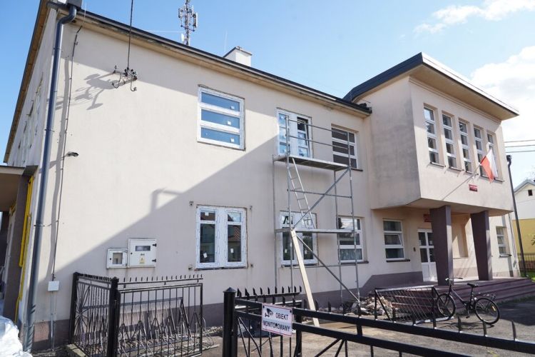 Gruntowny remont Domu Ludowego w Dobieszynie